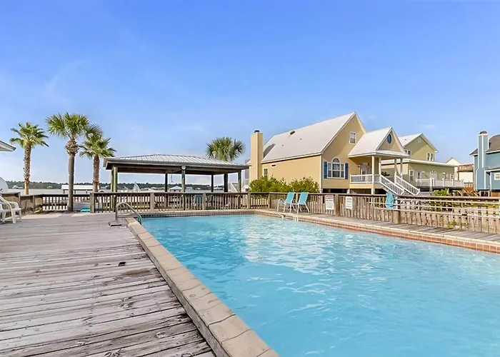 Waterfront With Shared Outdoor Pool Furnished Balcony & Access *