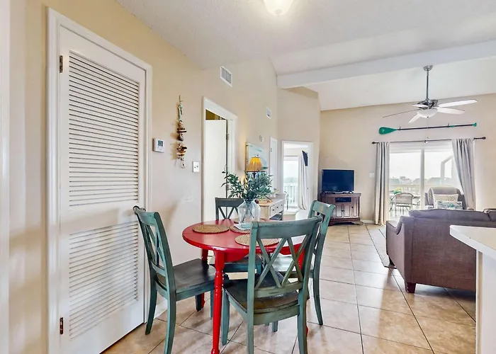Waterfront With Shared Outdoor Pool Furnished Balcony & Access Holiday home *
