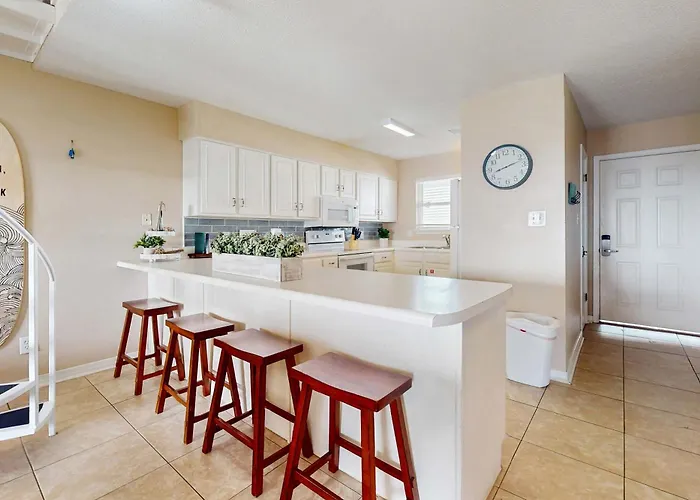 Waterfront With Shared Outdoor Pool Furnished Balcony & Access * Gulf Shores