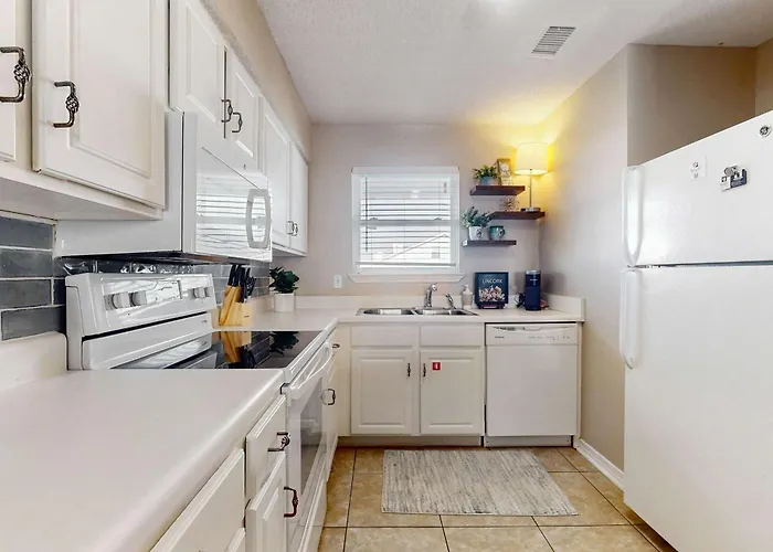 Holiday home Waterfront With Shared Outdoor Pool Furnished Balcony & Access Gulf Shores