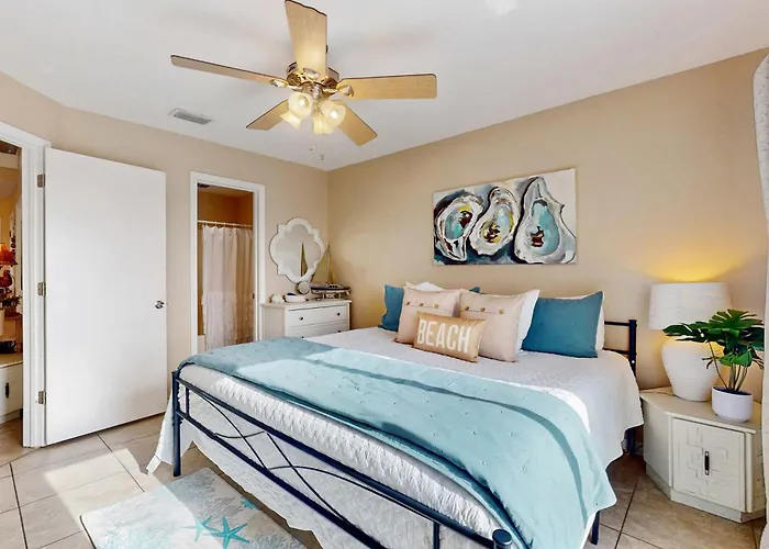 Waterfront With Shared Outdoor Pool Furnished Balcony & Access Holiday home Gulf Shores