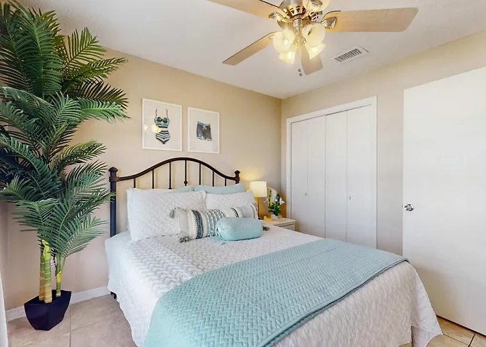 Waterfront With Shared Outdoor Pool Furnished Balcony & Access *